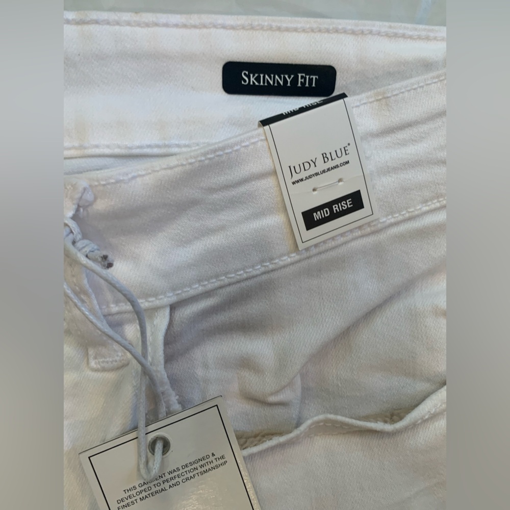 Judy Blue Skinny Fit Mid Rise White Destroyed Women's Jeans Size 16W - Picture 5 of 13